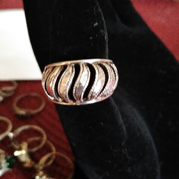 Sterling Silver Ring - Picture 2 of 4